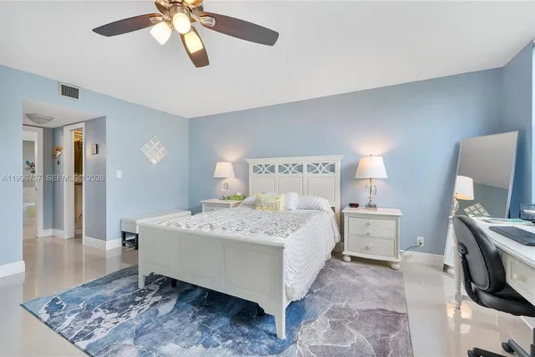 $275,000 | 3505 Oaks Way, Unit 308, Pompano Beach, FL 33069
