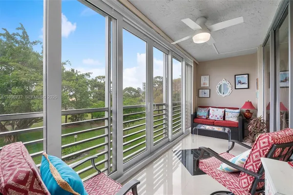 $275,000 | 3505 Oaks Way, Unit 308, Pompano Beach, FL 33069