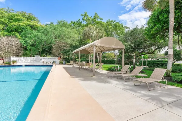 $275,000 | 3505 Oaks Way, Unit 308, Pompano Beach, FL 33069