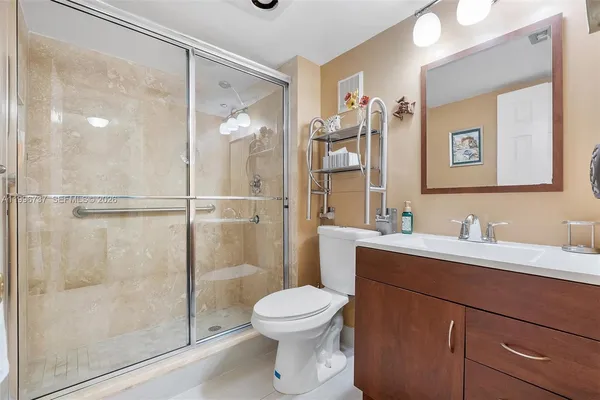 $275,000 | 3505 Oaks Way, Unit 308, Pompano Beach, FL 33069