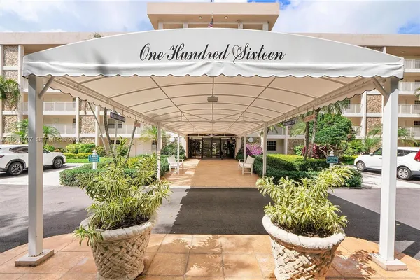 $275,000 | 3505 Oaks Way, Unit 308, Pompano Beach, FL 33069
