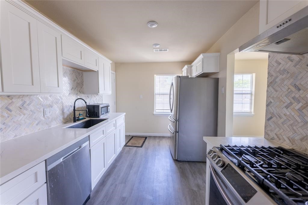 4942 Bataan Road Houston, TX 77033 - Photo 5 of 16
