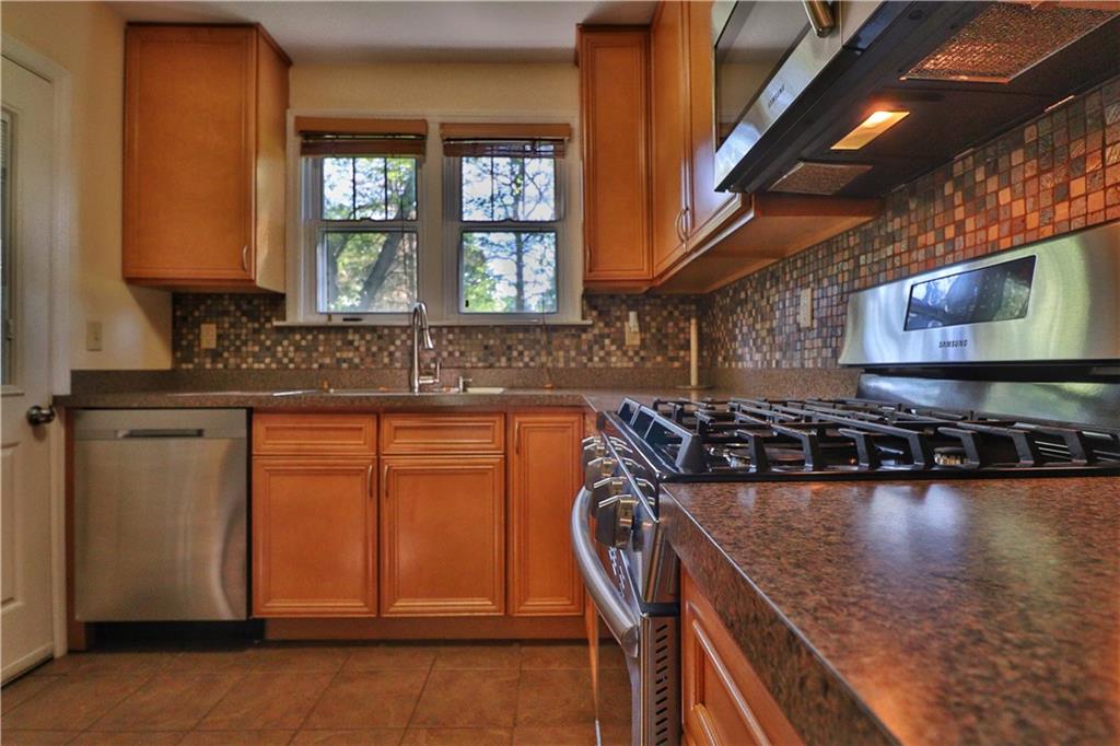905 North Keel Ridge Road Hermitage, PA 16148 - Photo 16 of 25 Kitchen
