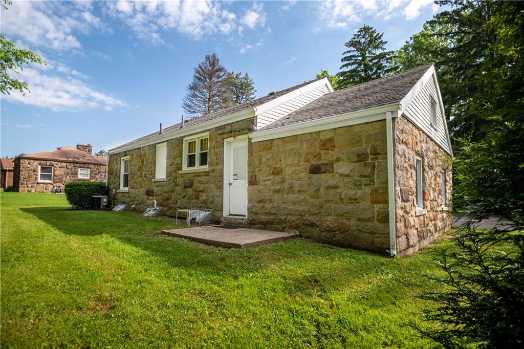 905 North Keel Ridge Road Hermitage, PA 16148 - Photo 3 of 25 Back View