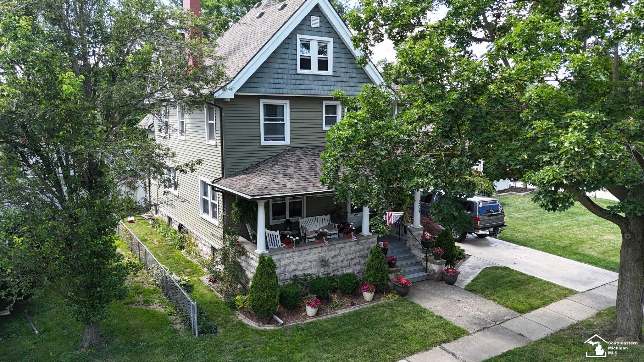 307 North Macomb Street Monroe, MI 48162 - Photo 5 of 61