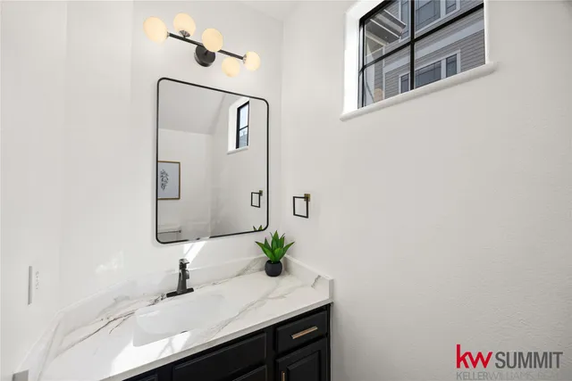 $3,000 | 2410 Calumet Street, Unit B, Houston, TX 77004