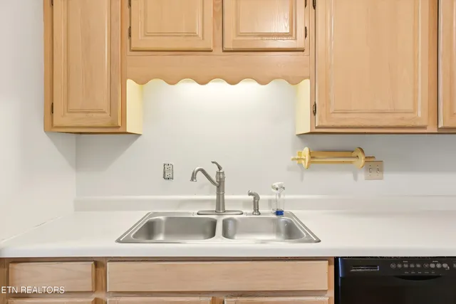 $369,975 | 8500 East Cypress Lake Drive, Knoxville, TN 37923