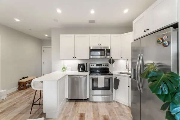 $3,195 | 1457 Tremont Street, Unit 201, Boston, MA 02120