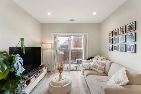 $3,195 | 1457 Tremont Street, Unit 201, Boston, MA 02120