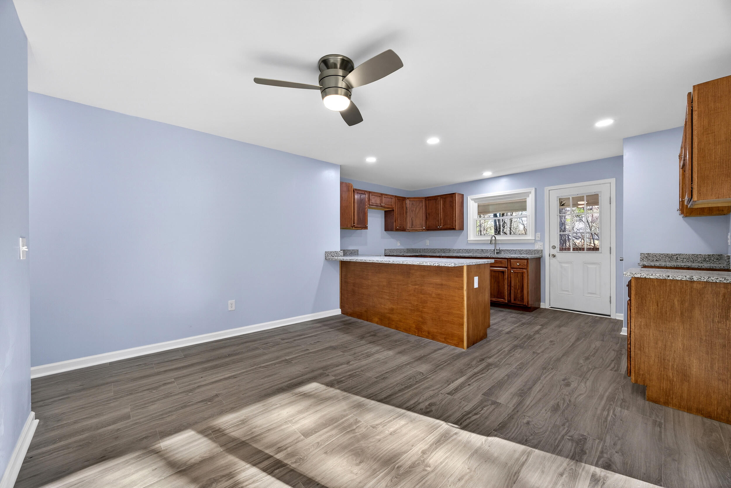 5513 Columbia Road Northeast Orangeburg, SC 29118 - Photo 9 of 29 33_hdr mls (8 of 32)