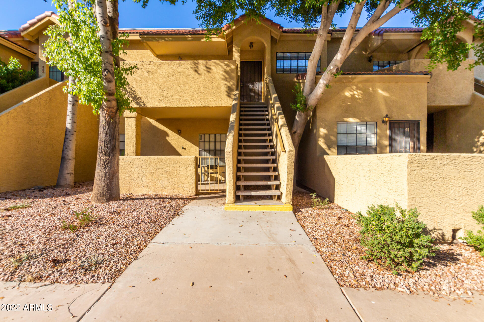 1126 West Elliot Road, Unit 2037 Chandler, AZ 85224 - Photo 1 of 26 Turn-key Townhome