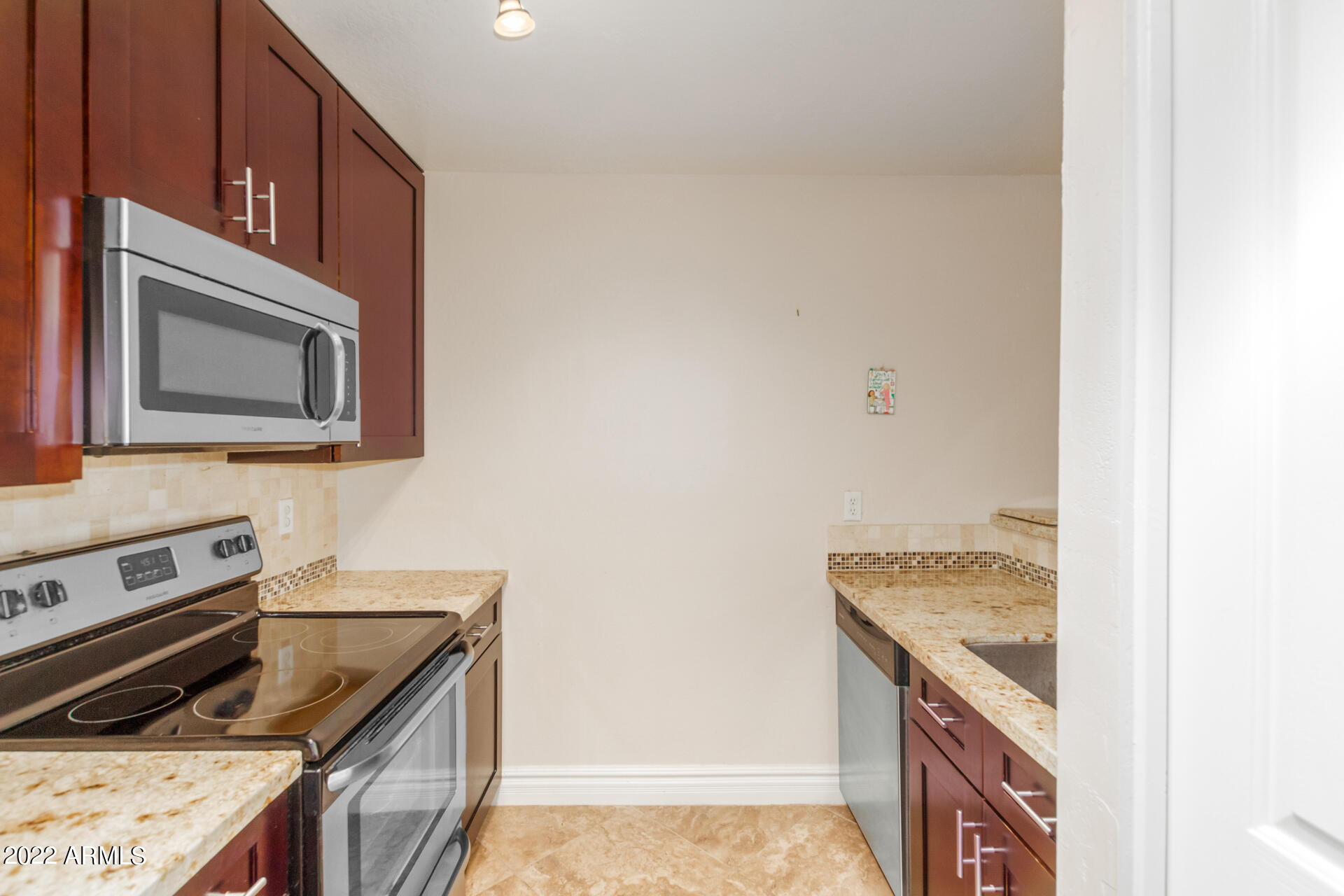 1126 West Elliot Road, Unit 2037 Chandler, AZ 85224 - Photo 10 of 26 Kitchen
