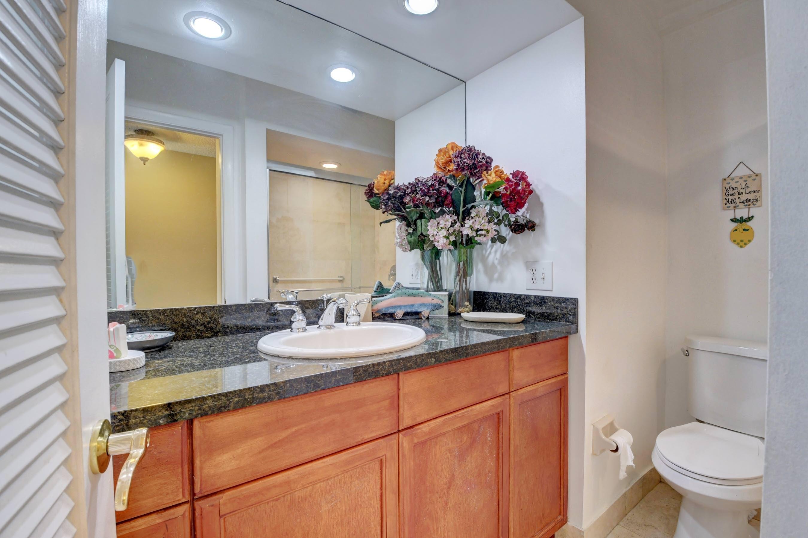9827 Erica Court Boca Raton, FL 33496 - Photo 13 of 29 SECOND BATH
