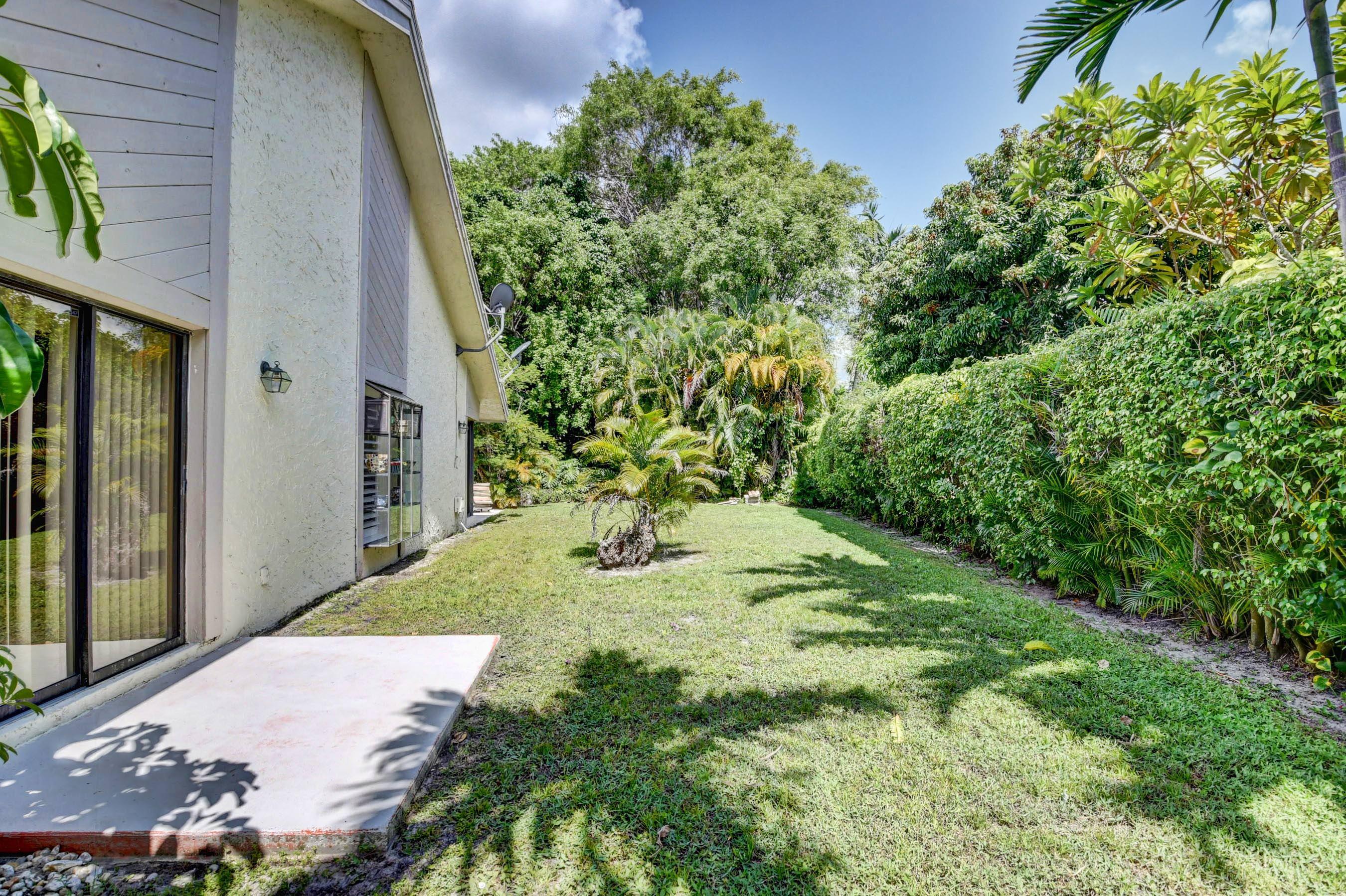 9827 Erica Court Boca Raton, FL 33496 - Photo 17 of 29 PERFECT SPOT FOR YOUR BBQ