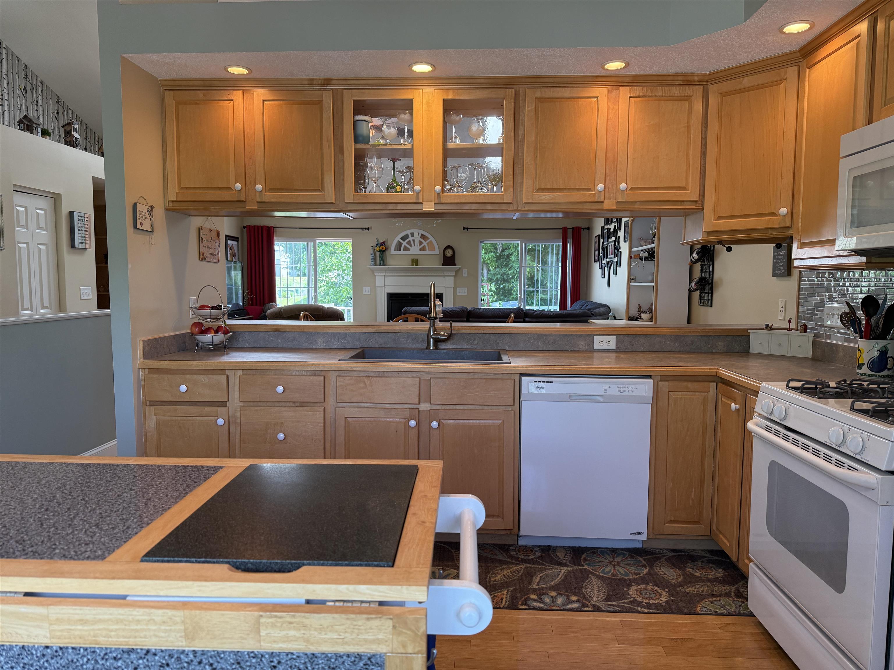 7 Maplevale Road East Kingston, NH 03827 - Photo 9 of 42