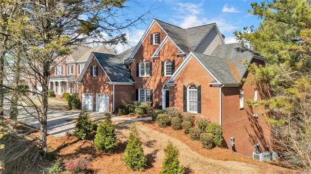 $900,000 | 5640 Overlook Bluff, Johns Creek, GA 30097