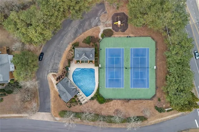 $900,000 | 5640 Overlook Bluff, Johns Creek, GA 30097