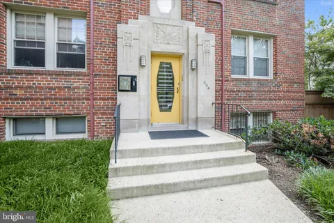 $369,900 | 304 Aspen Street Northwest, Unit 204, Washington, DC 20012