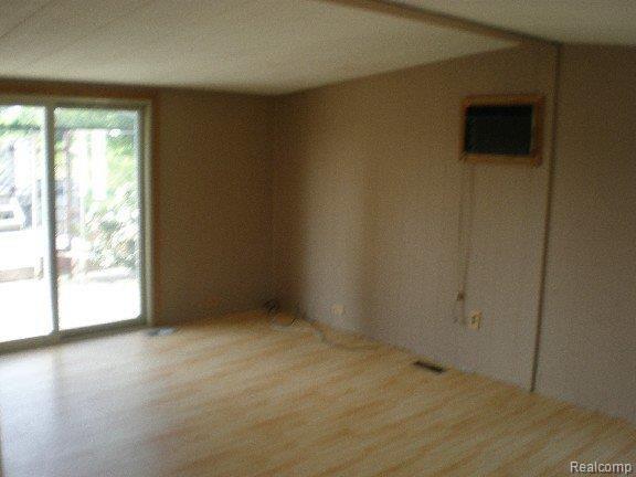 9119 Green Road Goodells, MI 48027 - Photo 3 of 25 P8030023-mfsopt