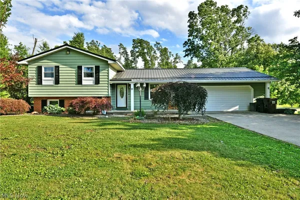 $265,000 | 2484 Mahan Denman Road, Cortland, OH 44410