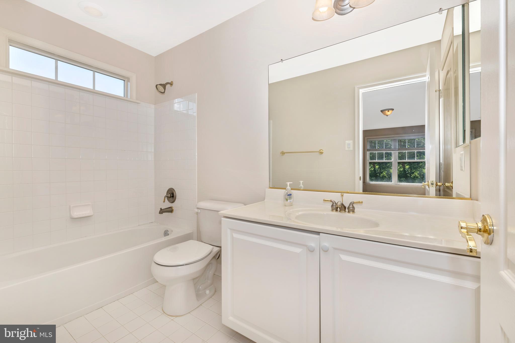 2689 Brook Valley Road Frederick, MD 21701 - Photo 34 of 94 Upper Level Full Bathroom with Ceramic Tile Floor