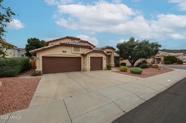 $750,000 | 5745 West Mariposa Grande Lane, Glendale, AZ 85310