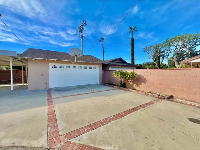 $4,000 | 809 South Glenn Alan Avenue, West Covina, CA 91791