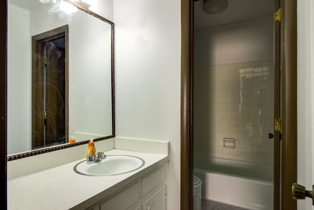 370 Wallace Road, Unit F12 Nashville, TN 37211 - Photo 18 of 19 Gallery Image 18