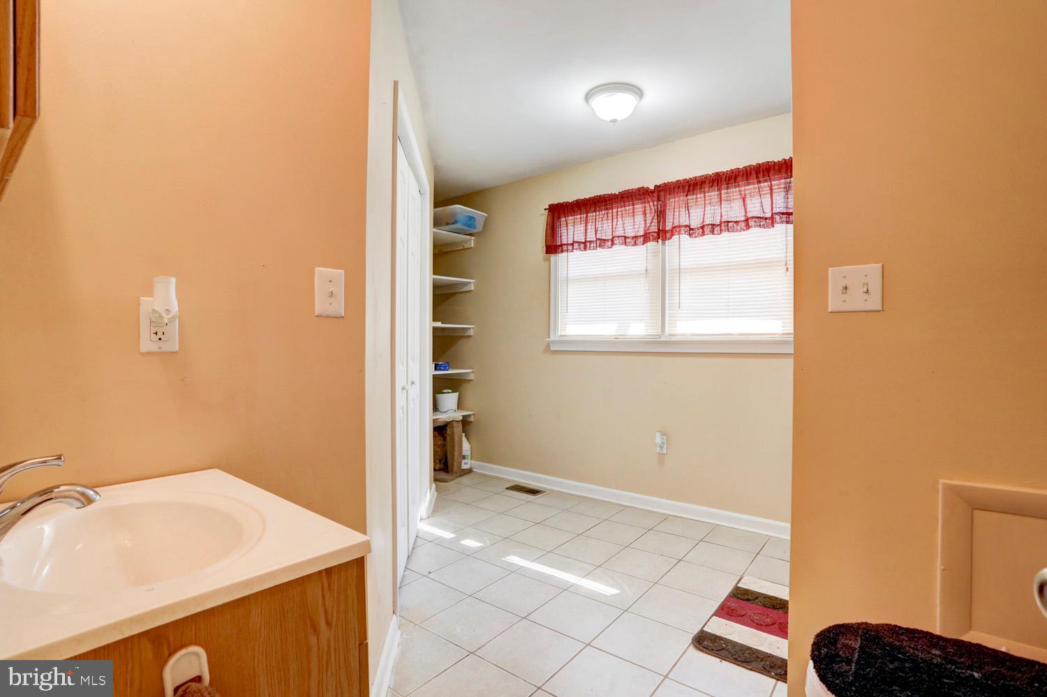 732 Conowingo Road Quarryville, PA 17566 - Photo 20 of 33 Large bathroom 1