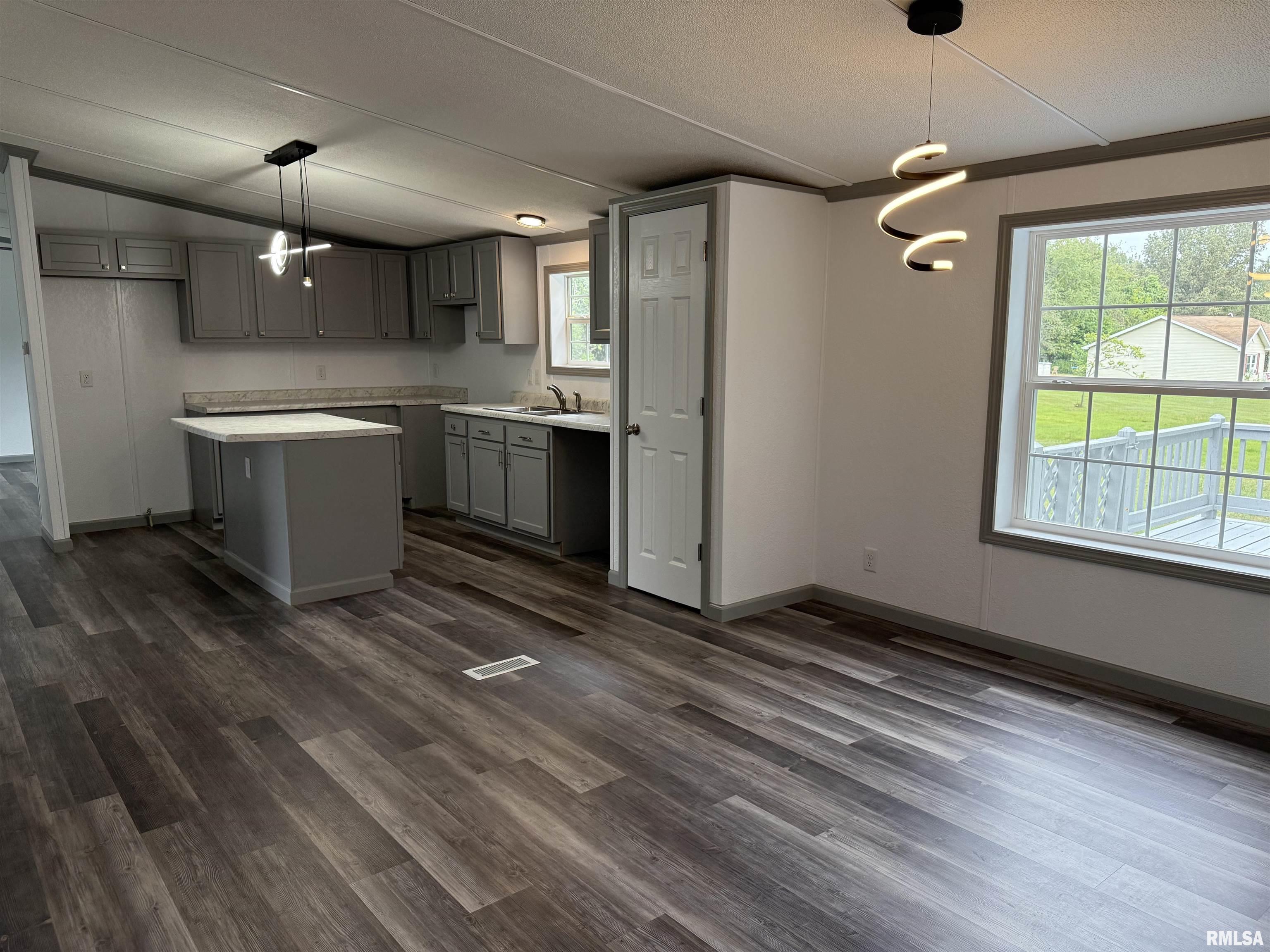 1408 McHaney Road Harrisburg, IL 62946 - Photo 4 of 29 Gallery Image 4