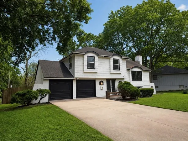 $334,990 | 6901 East 127 Terrace, Grandview, MO 64030