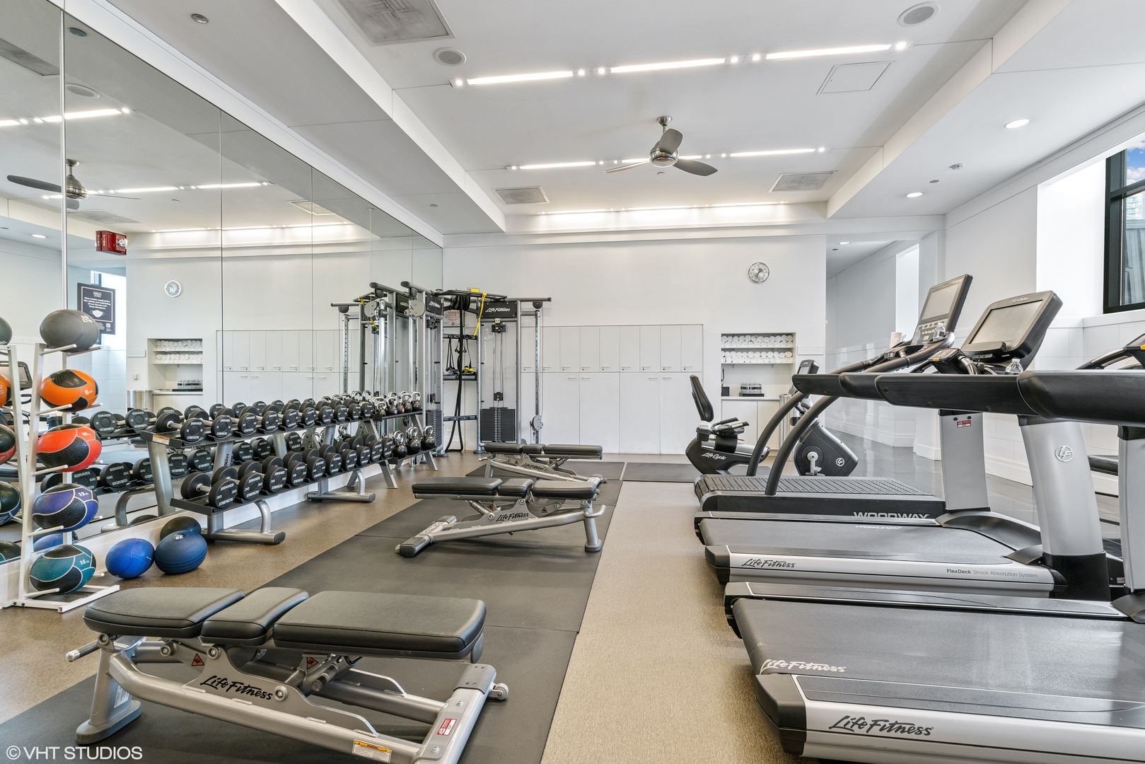 11 East Walton Street, Unit 4202 Chicago, IL 60611 - Photo 47 of 48 a view of a room with gym equipment