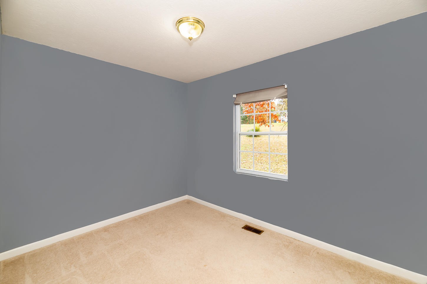 2224 Roundtree Road Knoxville, TN 37923 - Photo 11 of 22 an empty room with a window