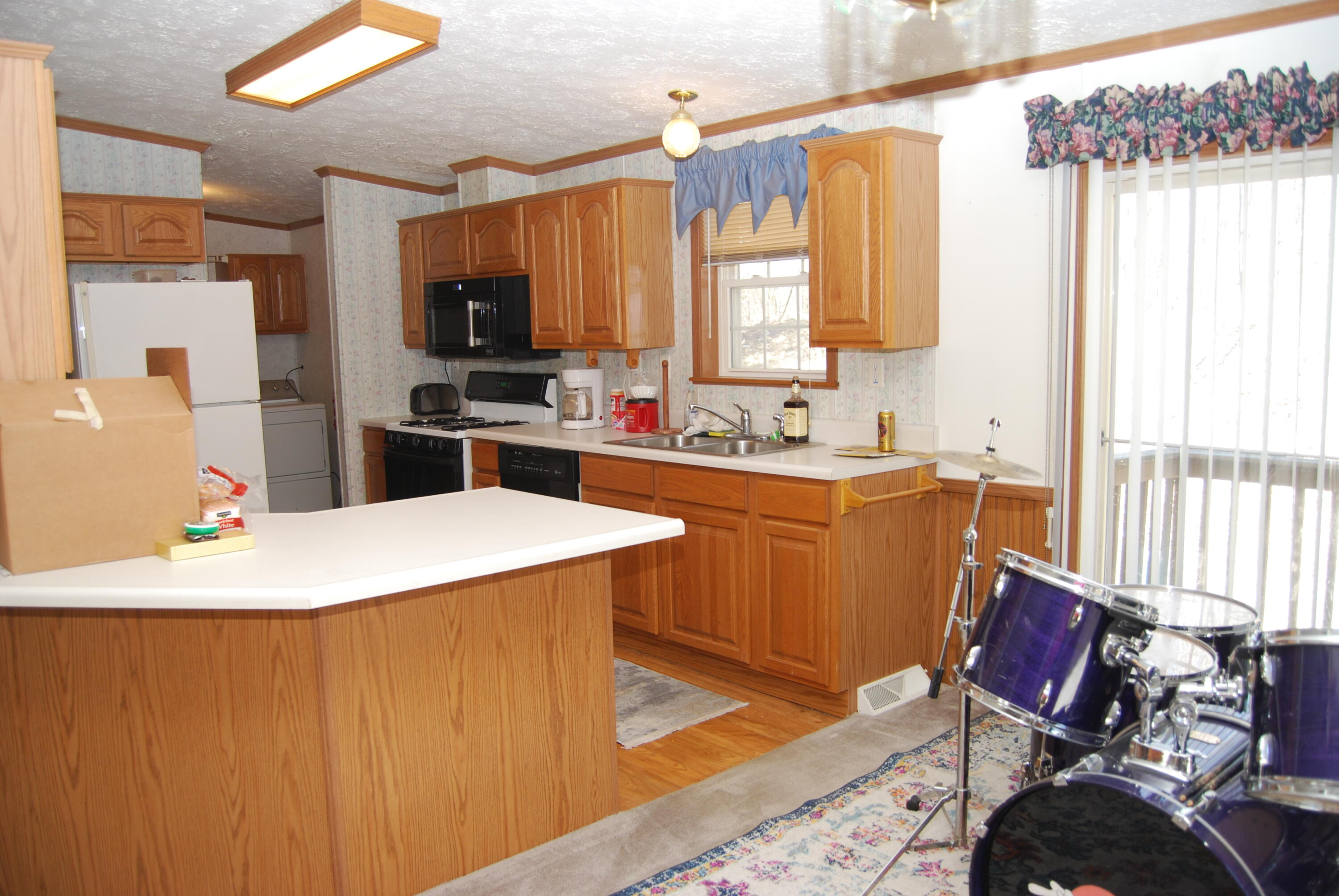 N11490 Nelson Road Athelstane, WI 54177 - Photo 8 of 39 Kitchen snack bar