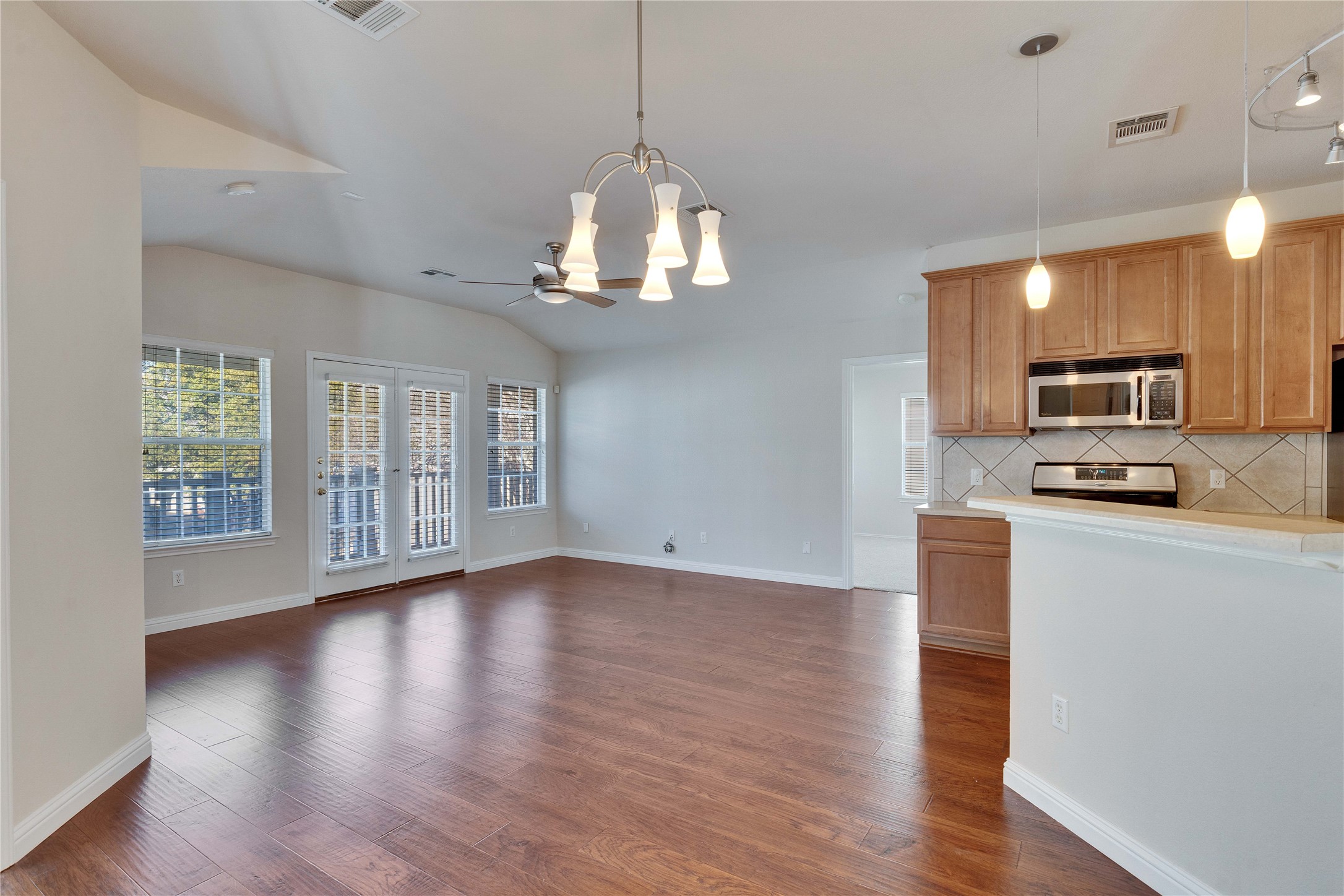 1900 Scofield Ridge Parkway, Unit 2701 Austin, TX 78727 - Photo 3 of 20