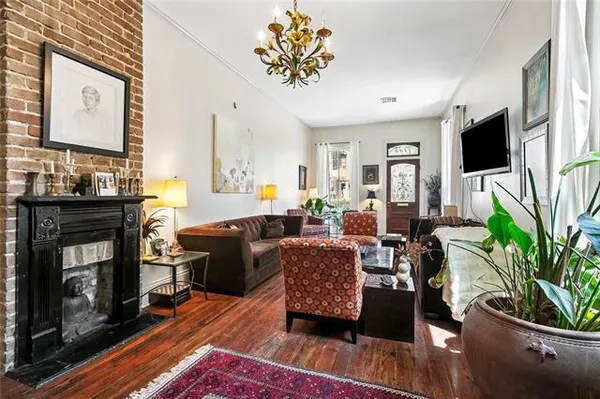 $3,700 | 7100 Coliseum Street, New Orleans, LA 70118