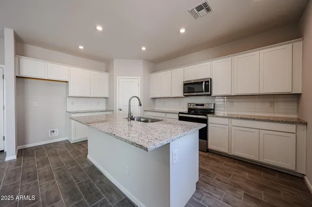 $394,990 | 2742 East Dutchmans Trail, Apache Junction, AZ 85119