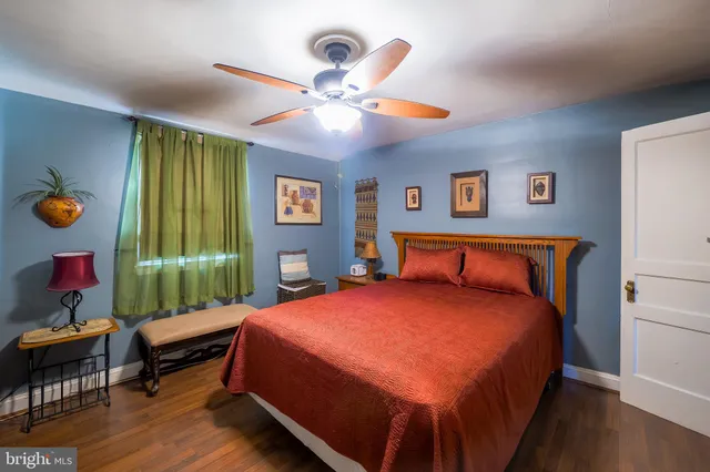 a view of an outdoor space