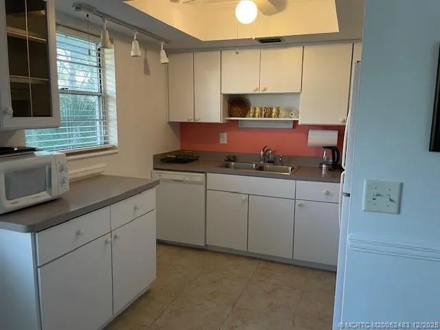 $2,500 | 2929 Southeast Ocean Boulevard, Unit 10810, Stuart, FL 34996