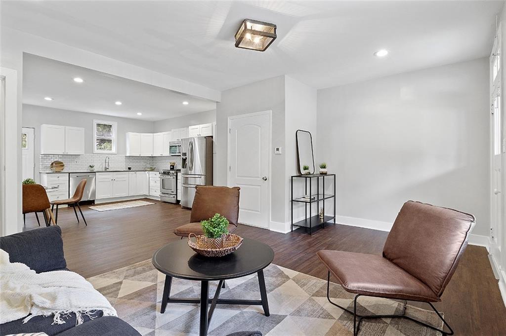 210 Friday Road Pittsburgh, PA 15209 - Photo 3 of 25 Gallery Image 3