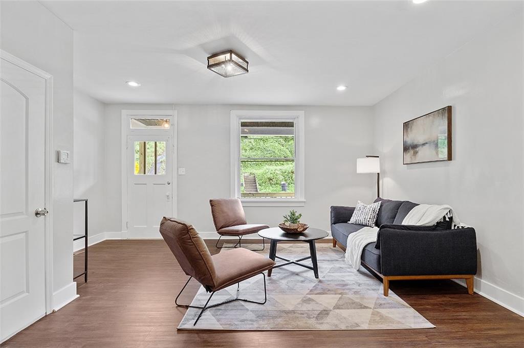 210 Friday Road Pittsburgh, PA 15209 - Photo 4 of 25 Gallery Image 4