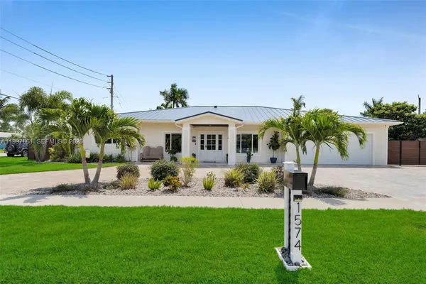 $690,000 | 1574 Ricardo Avenue, Fort Myers, FL 33901