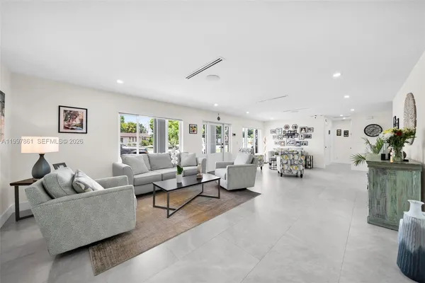 $690,000 | 1574 Ricardo Avenue, Fort Myers, FL 33901