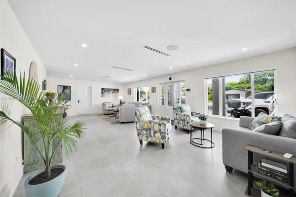 $690,000 | 1574 Ricardo Avenue, Fort Myers, FL 33901