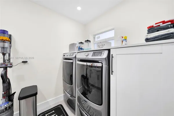 $690,000 | 1574 Ricardo Avenue, Fort Myers, FL 33901