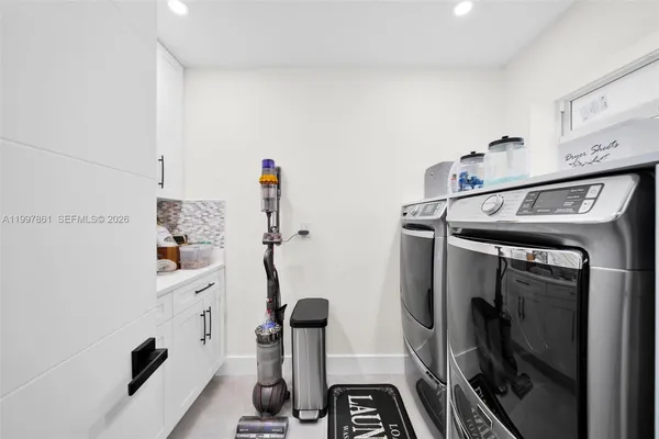 $690,000 | 1574 Ricardo Avenue, Fort Myers, FL 33901