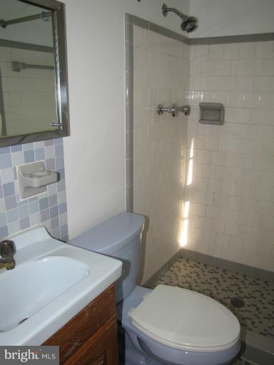 13113 Hathaway Drive Silver Spring, MD 20906 - Photo 21 of 22 Bath (Master)