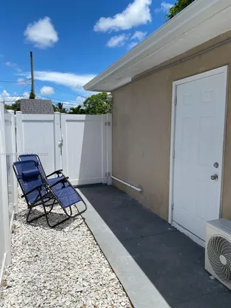 $1,050 | 1125 Northeast 143rd Street, Unit 101, North Miami, FL 33161