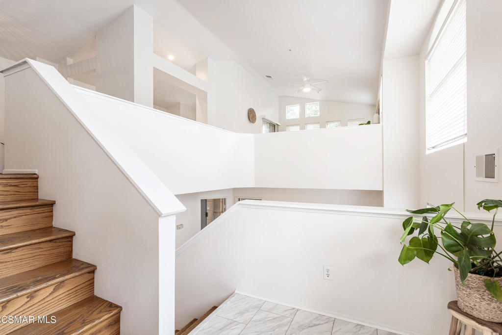 1231 Lost Point Lane Oxnard, CA 93030 - Photo 3 of 29