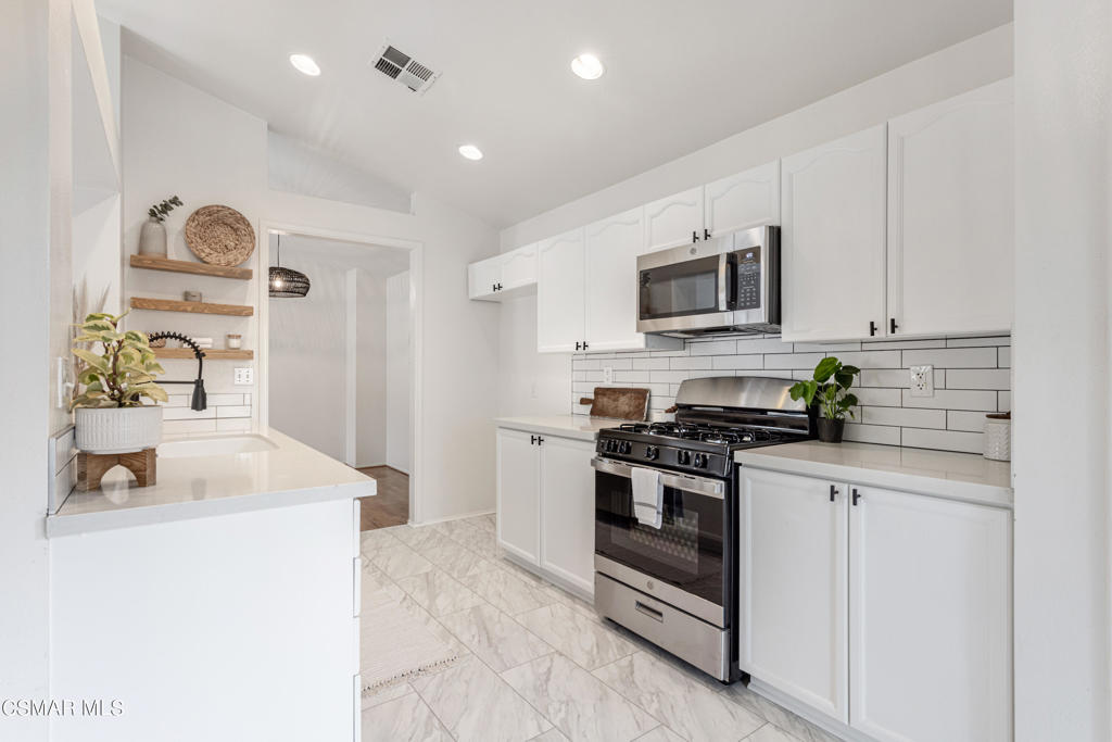 1231 Lost Point Lane Oxnard, CA 93030 - Photo 8 of 29